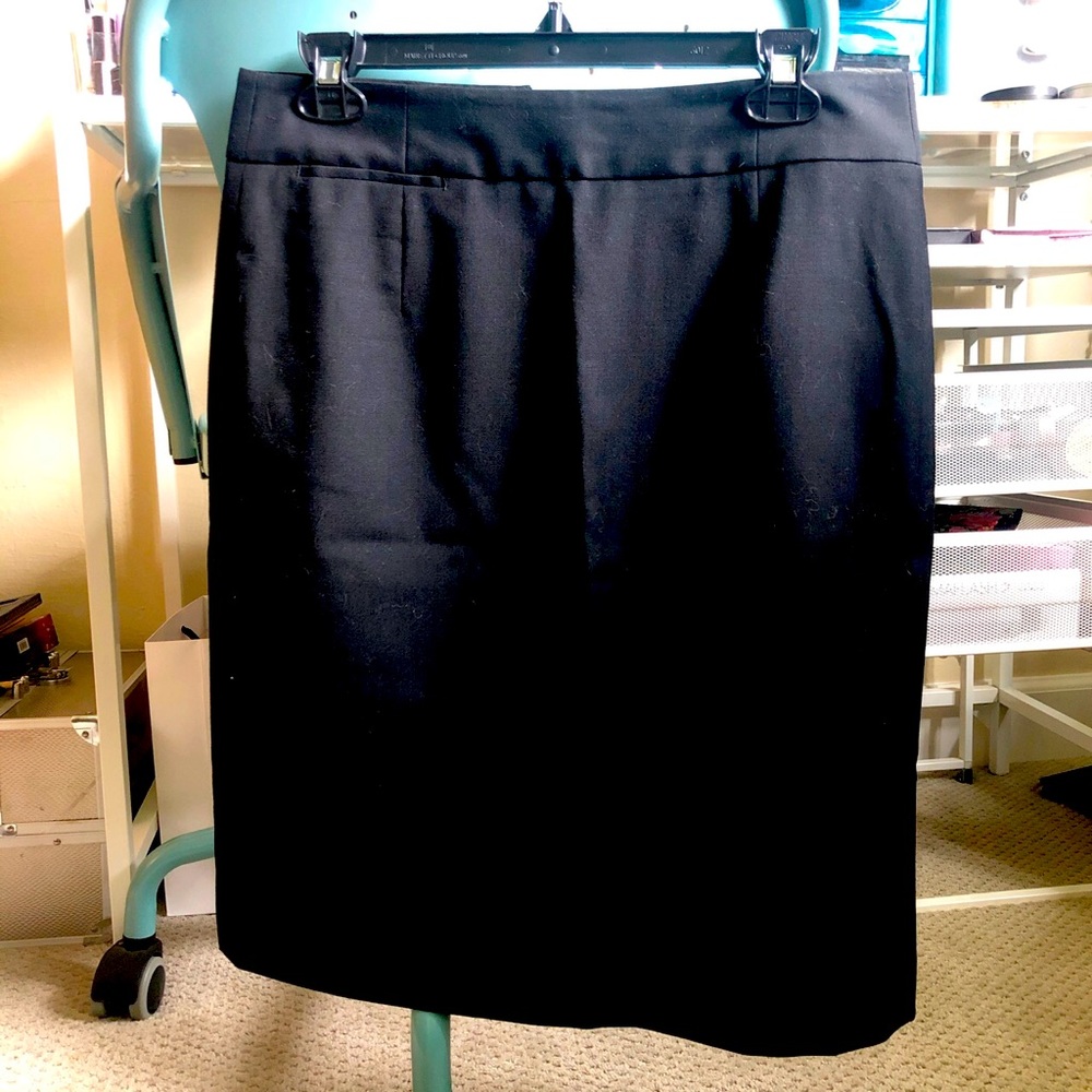 Perfect basic black knee-length skirt.